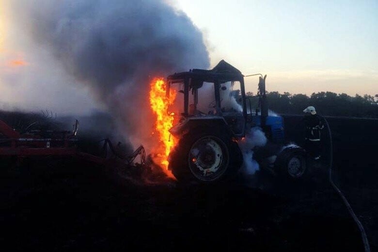 Трактор загорівся у селі на Тернопільщині