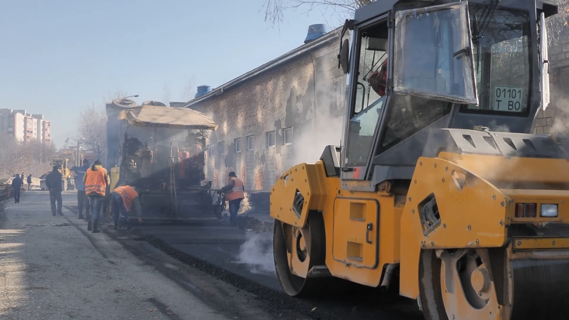У Тернополі на вулиці Галицькій триває будівництво нової дороги