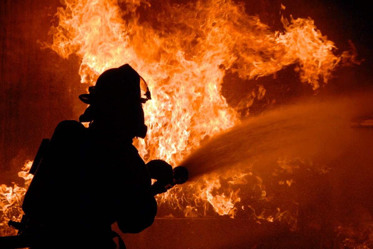 Вогнеборці гасили пожежу офісного приміщення у Тернополі
