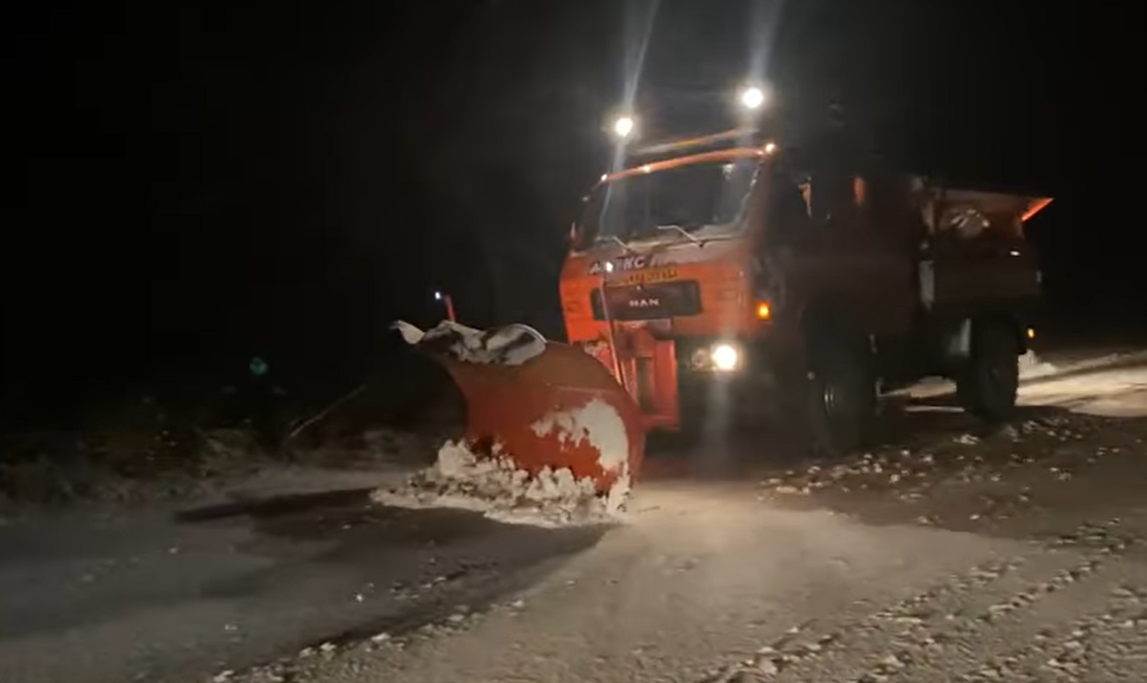 Понад 90 шляховиків працювали під час снігопаду цієї ночі на Тернопільщині