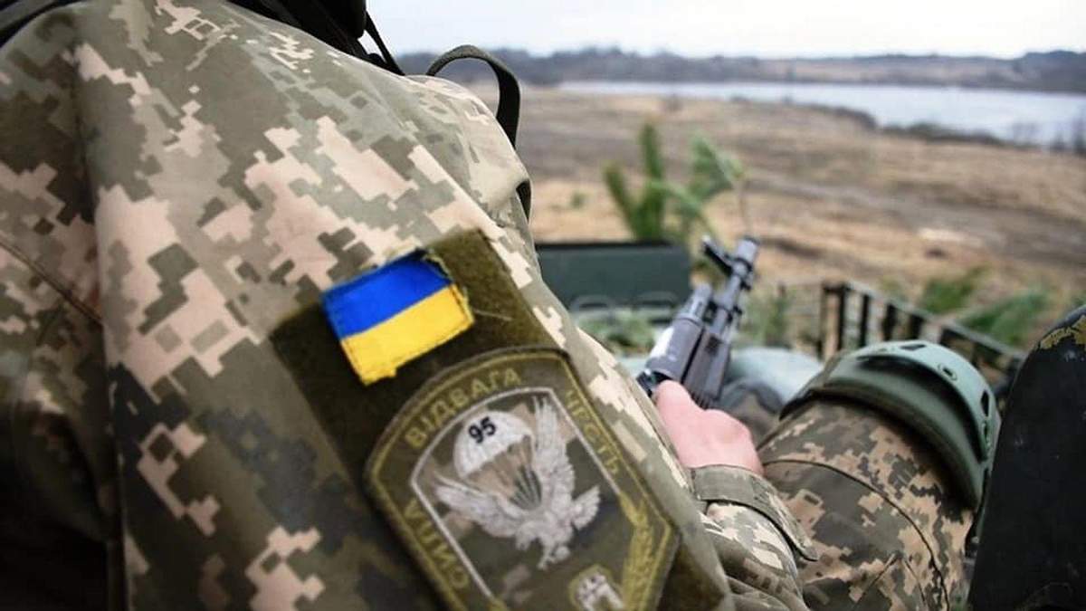 Двоє українських бійців поранили у зоні ООС за останню добу