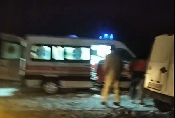 Вантажівка та бус зіткнулися на трасі у напрямку Підволочиська