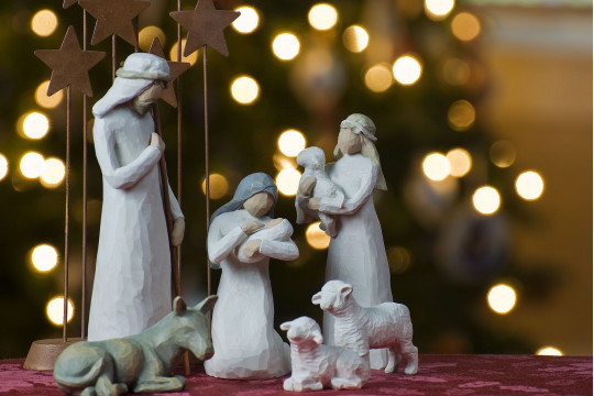 Святковий стіл та коляда: як тернополяни та гості міста відзначають Святий вечір та Різдво Христове