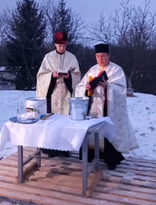 Священники освятили воду, яка надходить до домівок тернополян