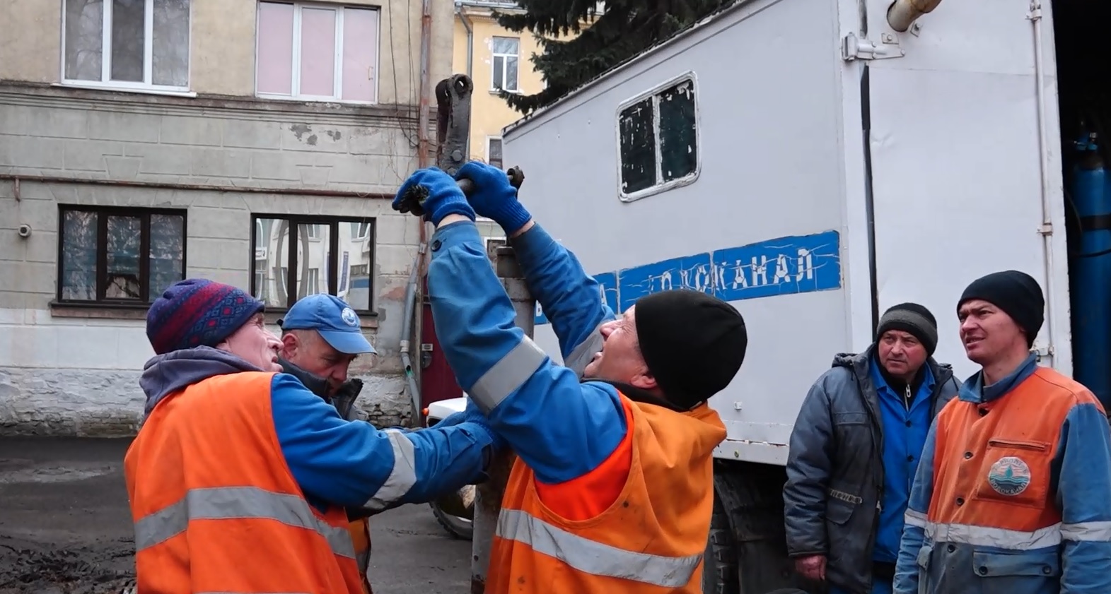 Колонки-качалки необхідні на випадок перебоїв у водопостачанні — у Тернополі таких понад 60