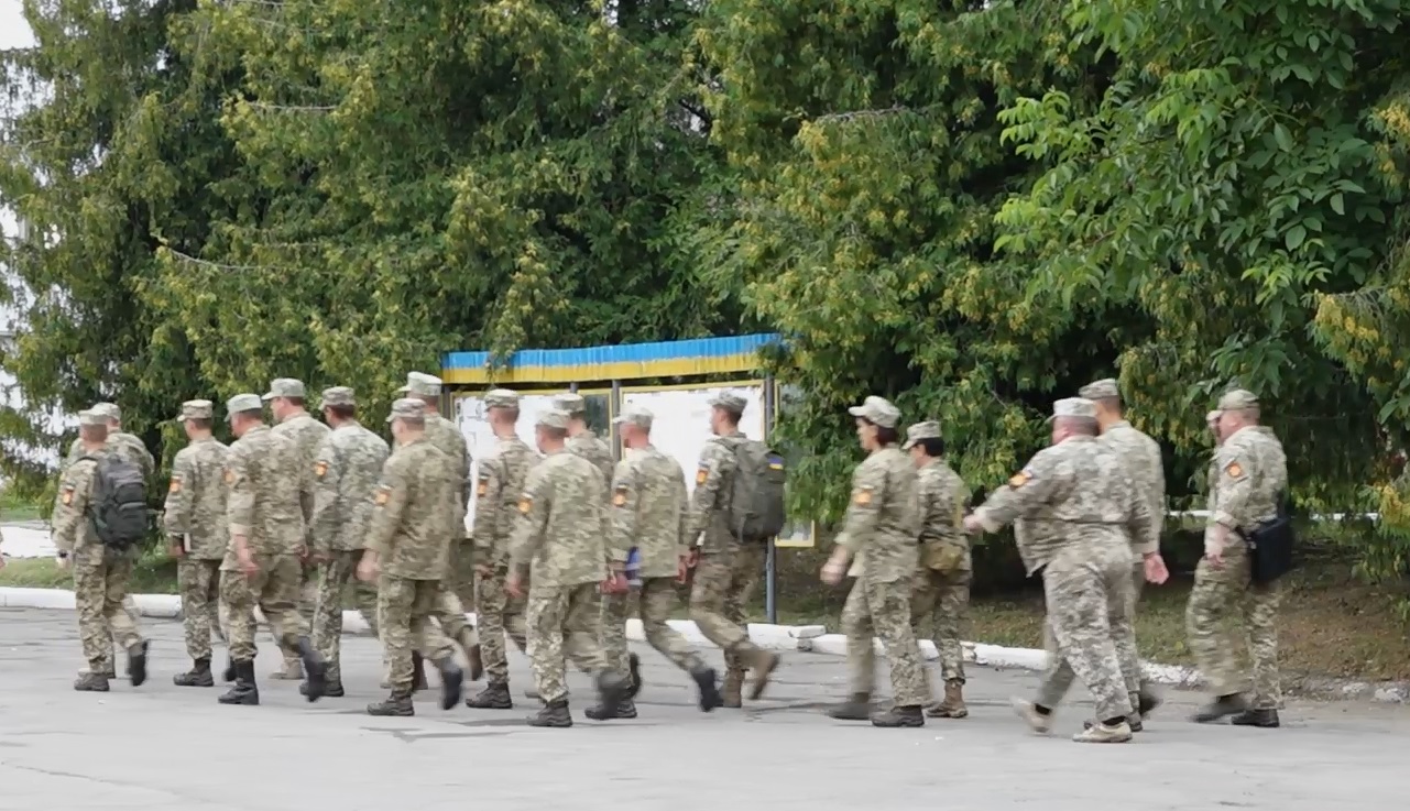 Вулиця 44 окремої артилерійської бригади тепер є у містечку Малин на Житомирщині