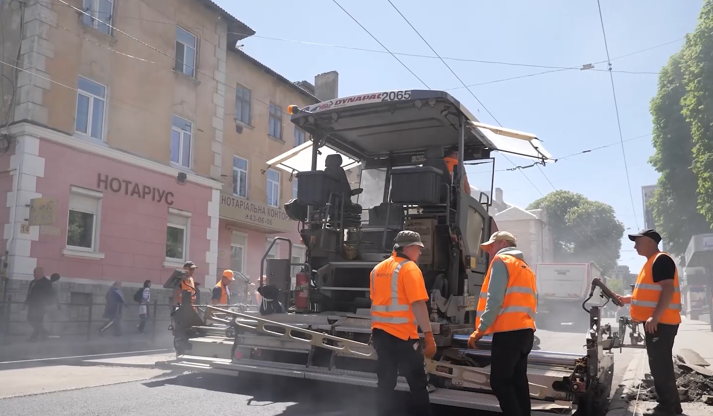 На завершальному етапі ремонт дороги на вул. Хмельницького в Тернополі