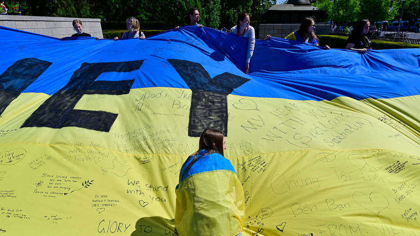 Український прапор забрала в активістів берлінська поліція
