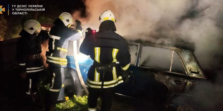 У Великогаївській громаді горів автомобіль