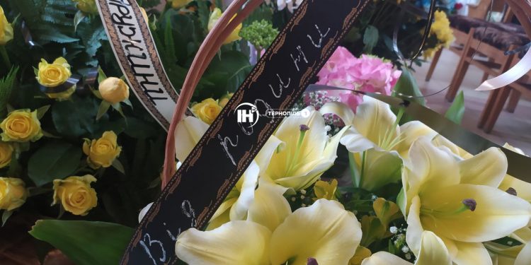 Із воїном Олександром Осадком прощаються у Тернополі