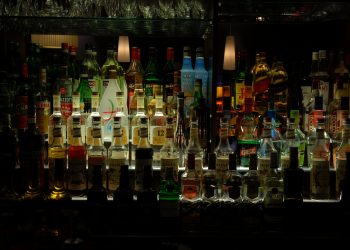 У Бучацькій громаді дозволили довше продавати алкогольні напої