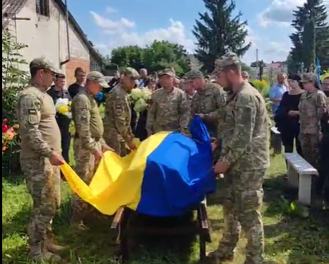 На Кременеччині попрощалися із військовим Ігорем Магусом