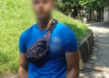 Чоловіка, який запускав безпілотника, затримали у Тернополі