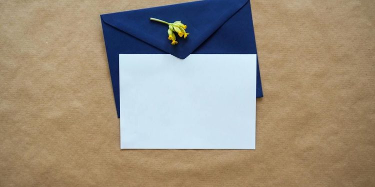 Щирі слова підтримки: охочих закликають написати лист людям на окупованих територіях