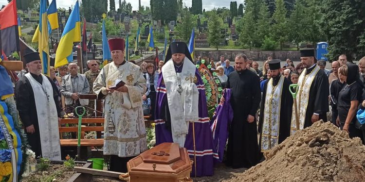 Полеглого воїна Миколу Голубовича проводжають в останню путь у Тернополі