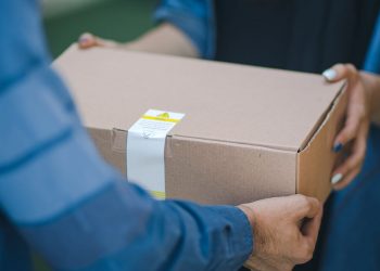 За незаконне переправлення авіаційних годинників до Польщі оголосили підозру жителю Тернопільщини