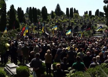 Із воїнами, які загинули внаслідок ракетного удару на Донеччині, прощається Тернопільщина