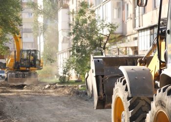 Ремонт триває на вул. Живова: там оновлюють двір та облаштовують парковку