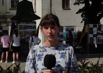 Фотовиставка на підтримку захисників “Азовсталі” у Тернополі — просто зараз