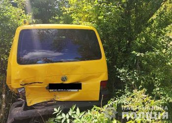 Автомобіль зіткнувся з мікроавтобусом на Тернопільщині