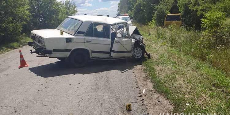 Автомобіль зіткнувся з мікроавтобусом на Тернопільщині