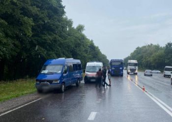 Через аварію з потерпілими рух на об’їзді Тернополя частково ускладнений