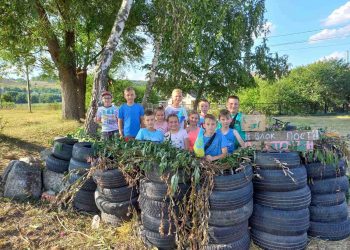 Пожертви на армію зібрали на блокпості діти з Білої на Чортківщині