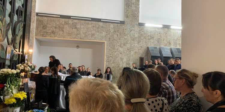 Загиблого внаслідок жахливої ДТП депутата Івана Мурина проводжають в останню путь у Тернополі
