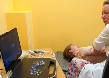 Кардіологи з Інституту серця перевіряли здоров’я дітей у Тернополі