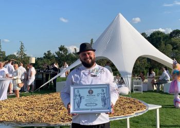 Рекордну паляницю спік шеф-кухар із Чорткова