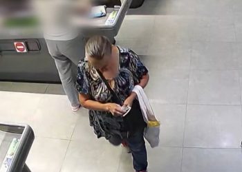 Відвідувача магазину обікрали у Тернополі