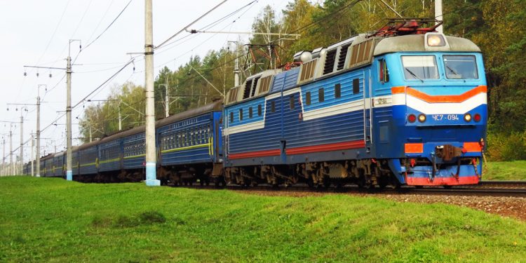 Частково відновили рух поїздів після сходження з рейок вантажних вагонів на Тернопільщині