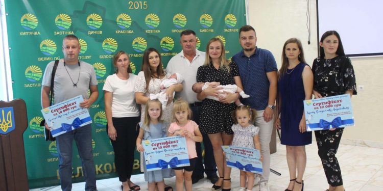 Гарну традицію привітання з новонародженими започаткували у Великогаївській громаді