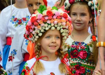 Безкоштовний проїзд у громадському транспорті Тернополя 24 та 28 серпня діятиме для пасажирів у вишиванках