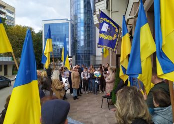 До національної акції “Маріуполь — це Україна” долучилися переселенці в Тернополі