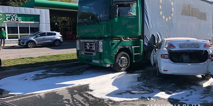 Четверо людей травмувалися в аварії на виїзді з Тернополя