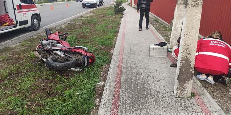 Мотоцикліст врізався в електроопору в Бережанах