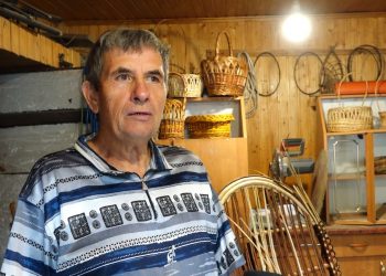 Незвичні речі виготовляє майстер із лозоплетіння у Кременці