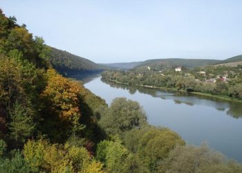 Надзвичайники попередили про підйом води у Дністрі