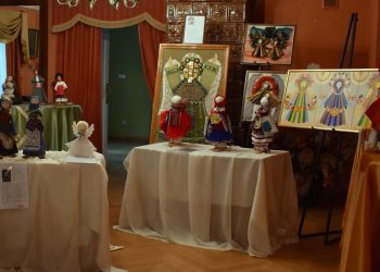 Всеукраїнський фестиваль-виставка авторської ляльки “Україна у вогні” триває у Кременці