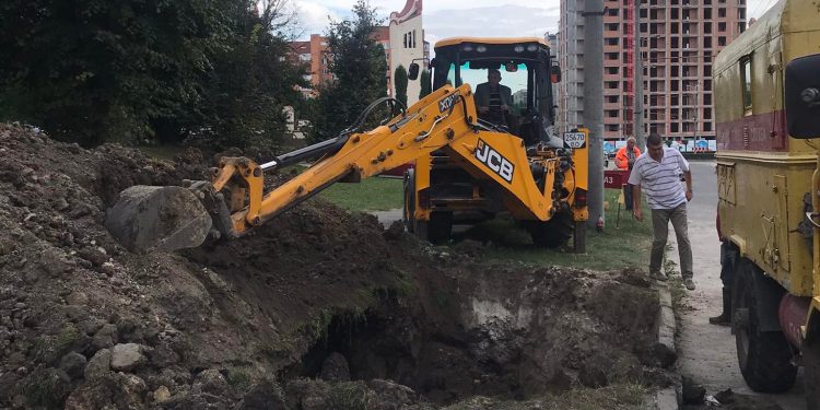 Людина померла під час ремонтних робіт неподалік церкви святого Петра в Тернополі