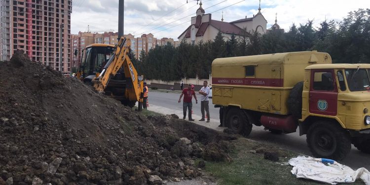 Людина померла під час ремонтних робіт неподалік церкви святого Петра в Тернополі