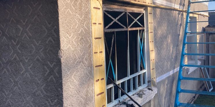 Будинок спалахнув у Васильковецькій громаді