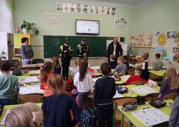 Чому біля шкіл Тернополя патрулюють поліцейські