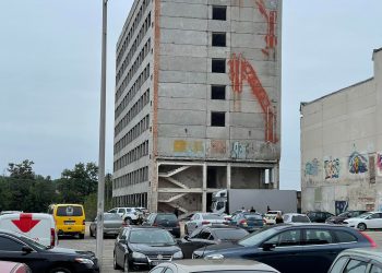 Фатальне падіння із закинутої будівлі: в Тернополі загинув чоловік