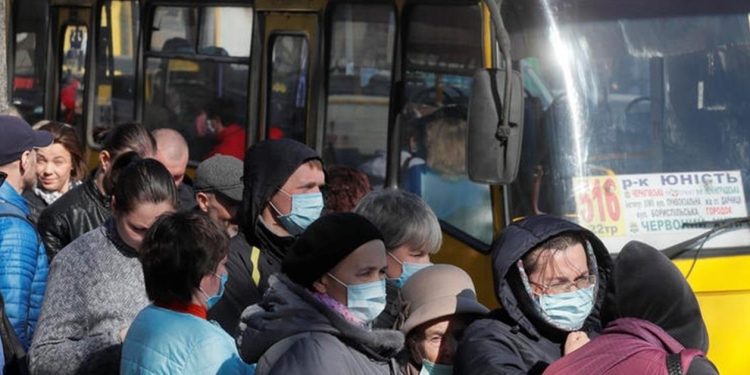 Обов’язковий масковий режим скасували у Тернополі