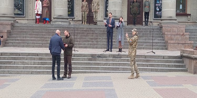 Полеглих героїв вшанували з нагоди Дня захисників і захисниць у Тернополі