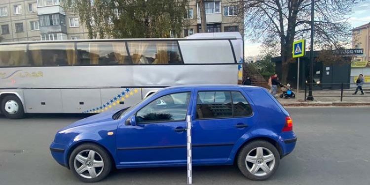 Внаслідок ДТП госпіталізували 44-річну жінку в Тернополі