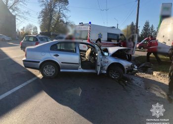 Внаслідок аварії на вул. Микулинецькій ускладнений рух транспорту