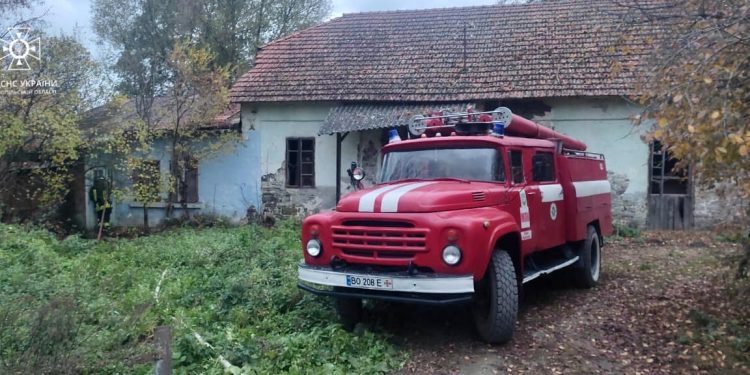 Будинок спалахнув у Скала-Подільській громаді